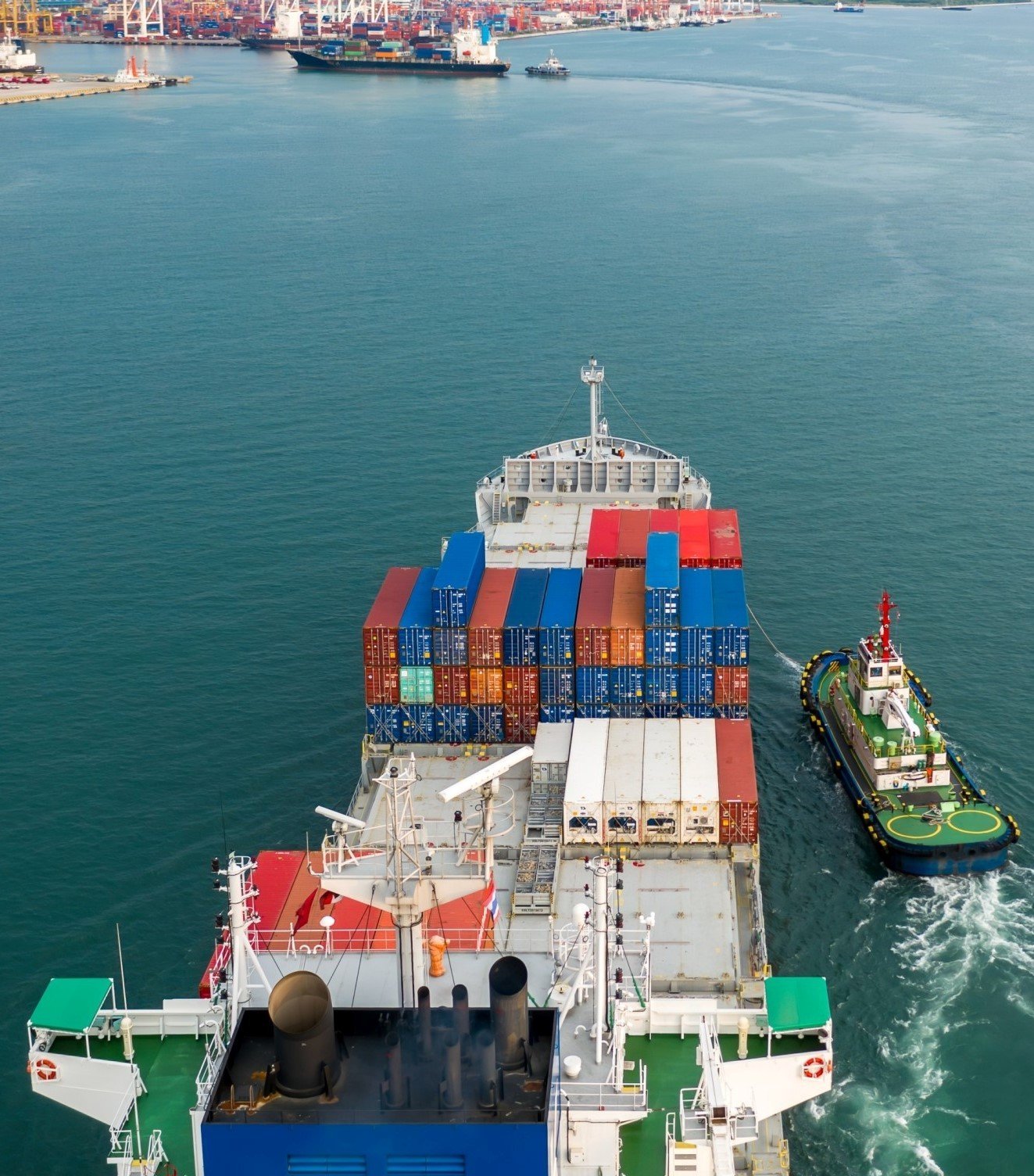 container-ship-cargo-freight-shipping-maritime-glo-Y8V6E5B-1.jpg